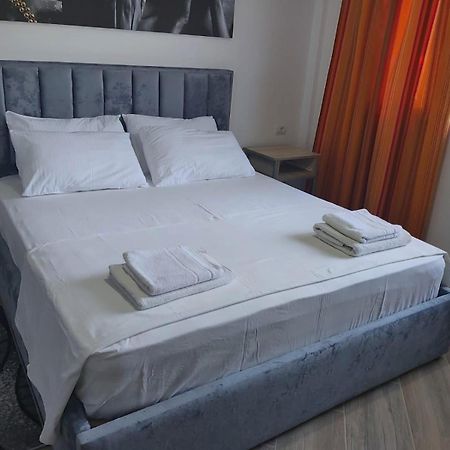Bunec Seascape Villa Piqeras ภายนอก รูปภาพ