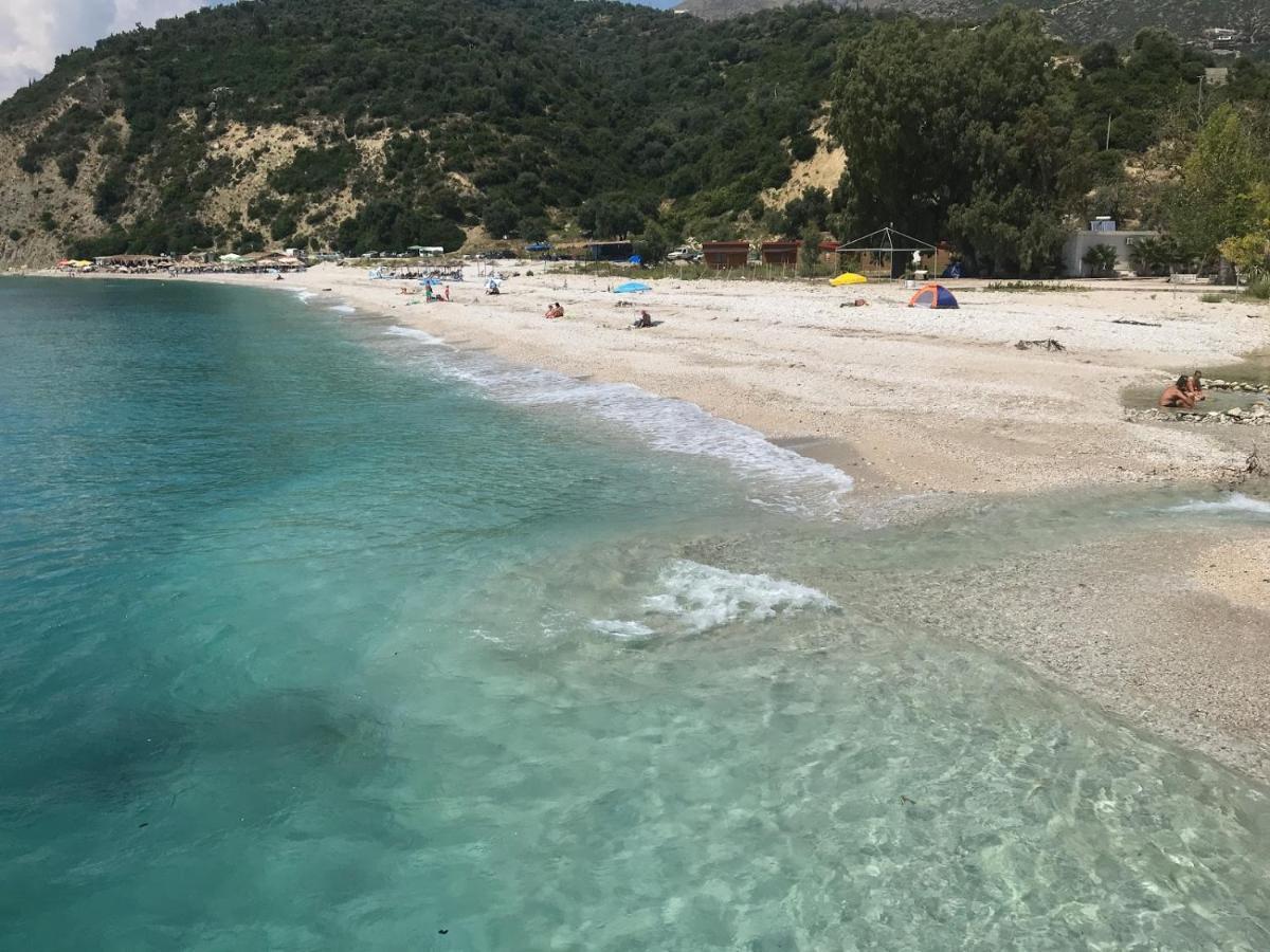 Bunec Seascape Villa Piqeras ภายนอก รูปภาพ