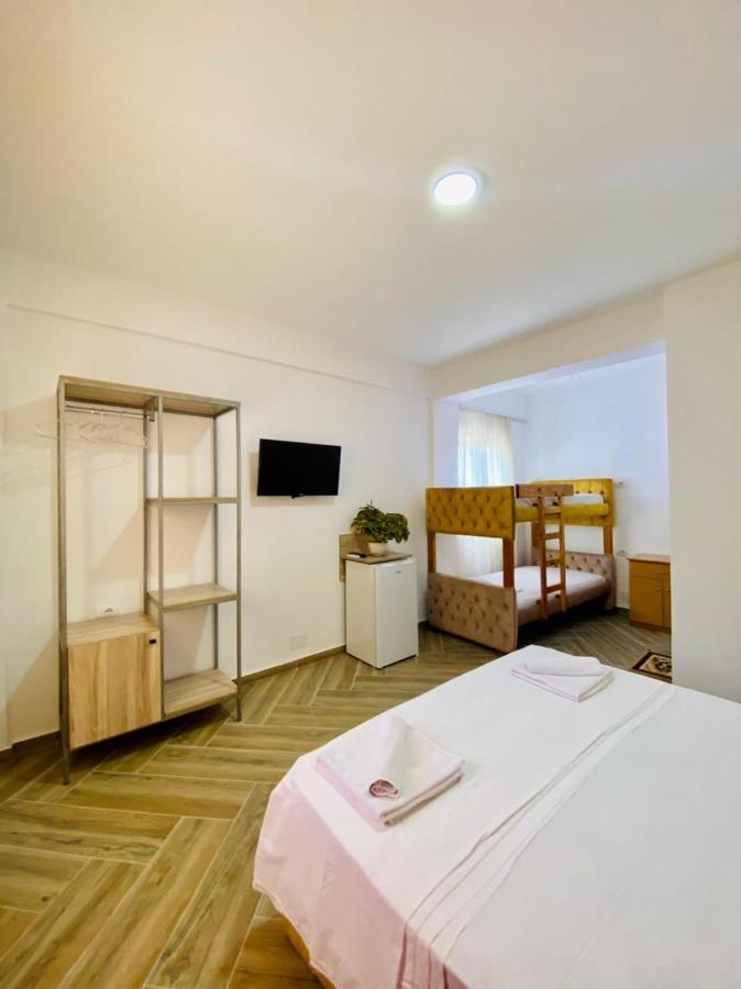 Bunec Seascape Villa Piqeras ภายนอก รูปภาพ