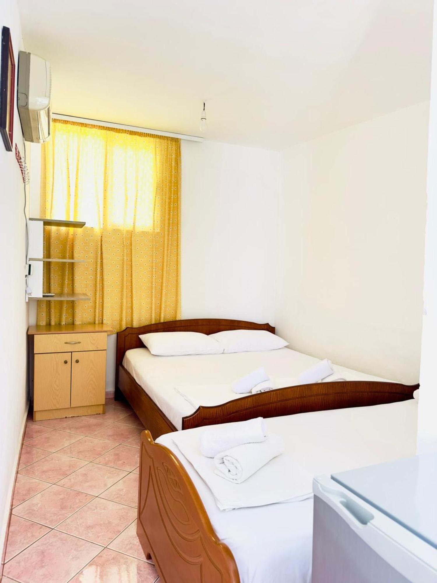 Bunec Seascape Villa Piqeras ภายนอก รูปภาพ