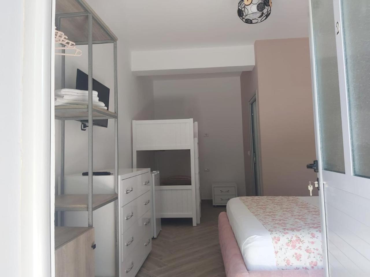 Bunec Seascape Villa Piqeras ภายนอก รูปภาพ