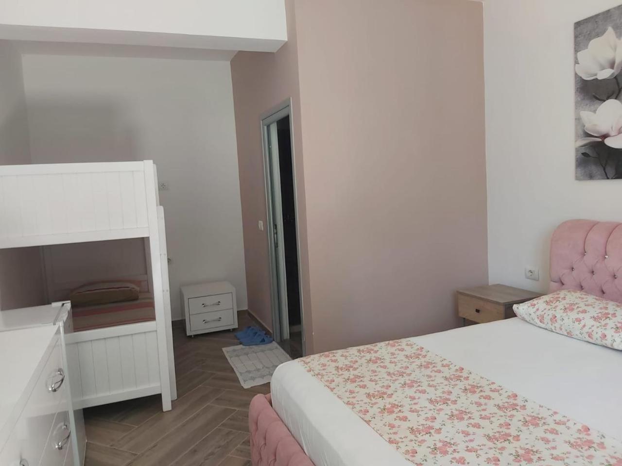 Bunec Seascape Villa Piqeras ภายนอก รูปภาพ