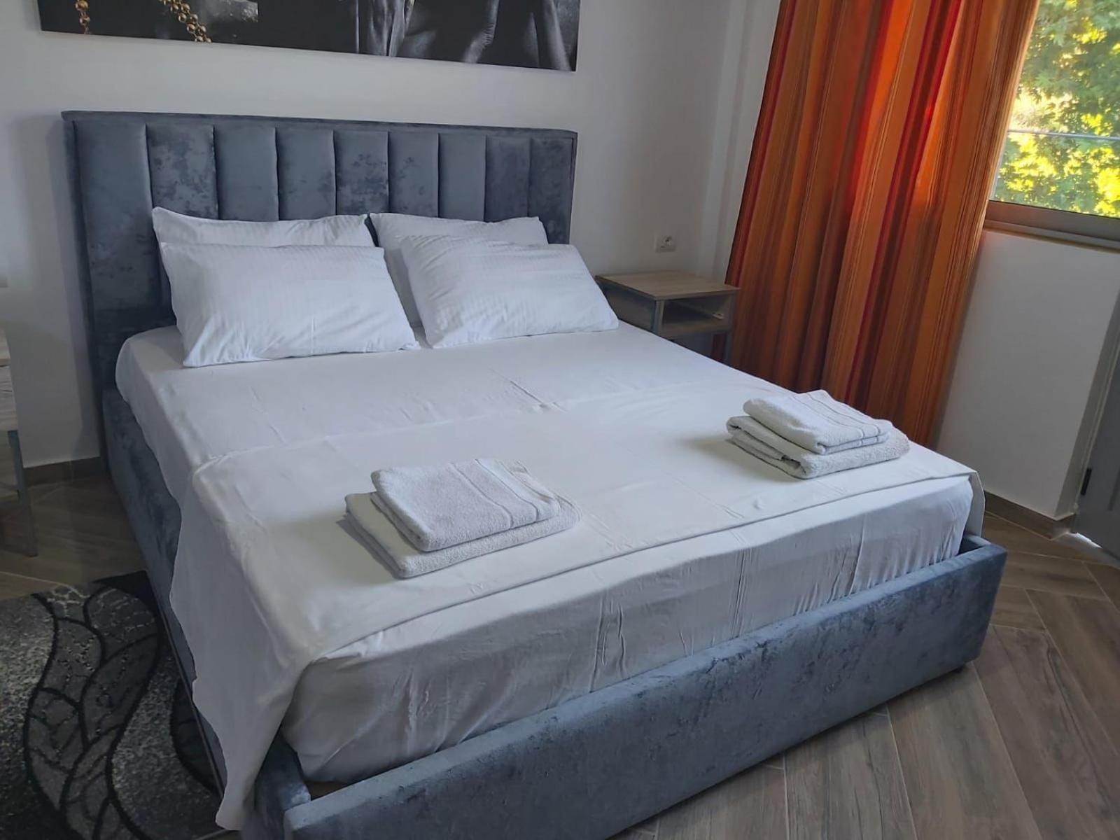 Bunec Seascape Villa Piqeras ภายนอก รูปภาพ