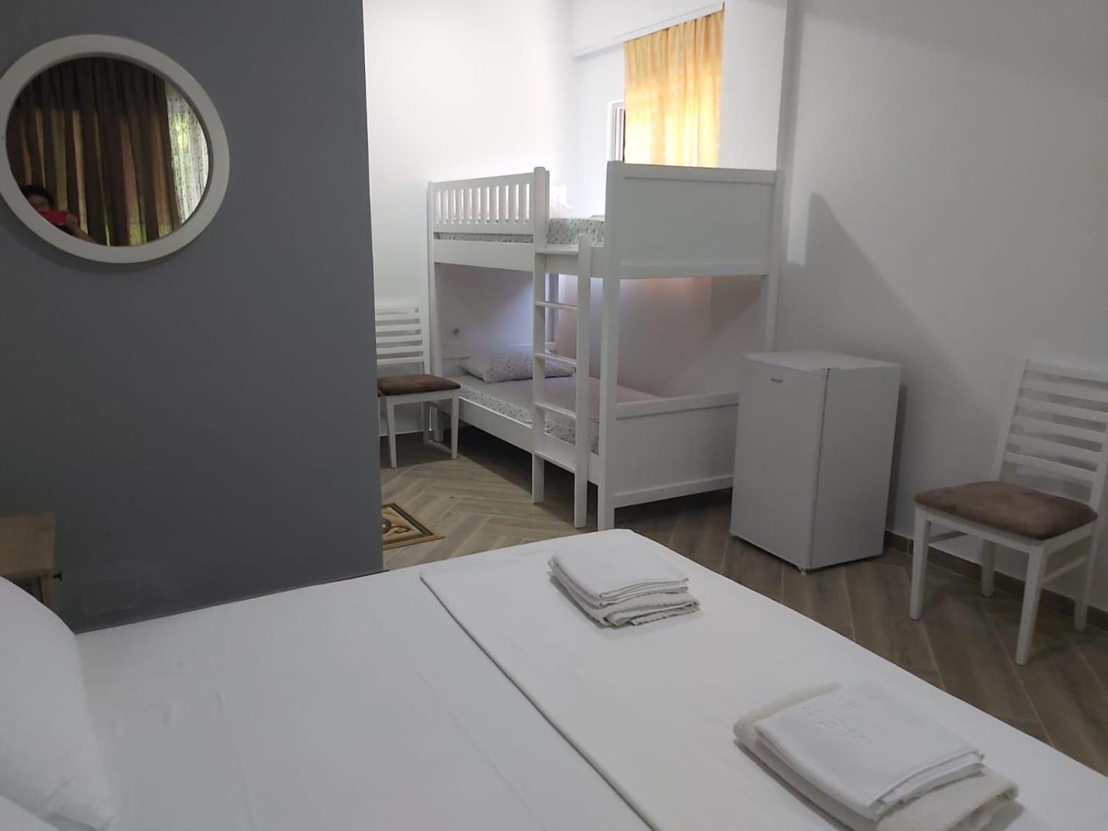 Bunec Seascape Villa Piqeras ภายนอก รูปภาพ