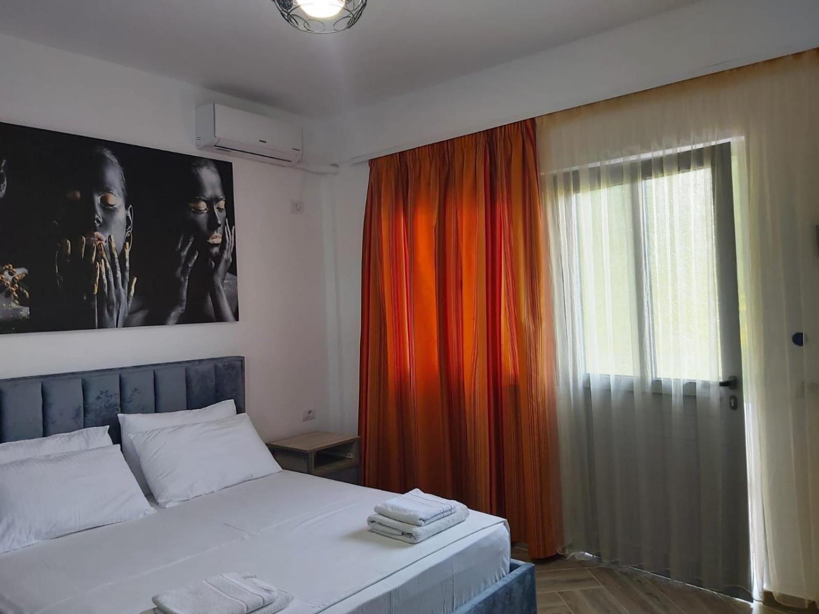 Bunec Seascape Villa Piqeras ภายนอก รูปภาพ