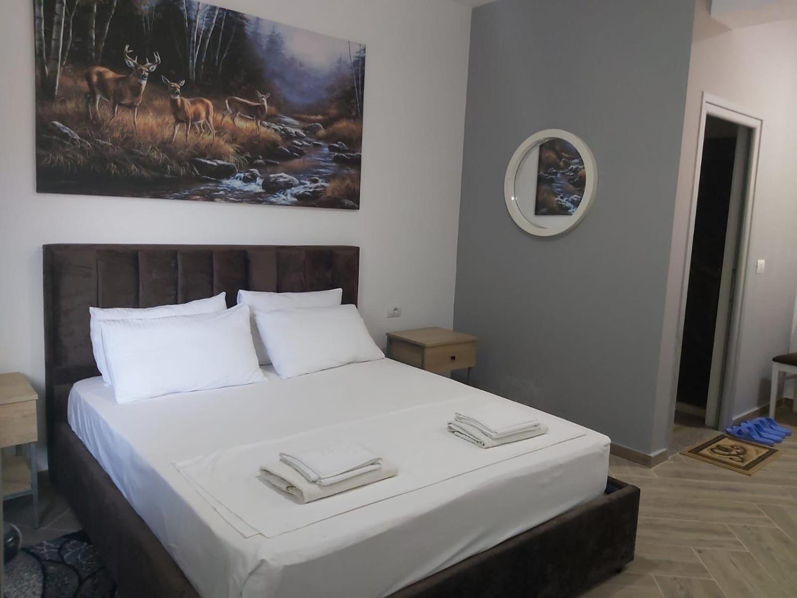 Bunec Seascape Villa Piqeras ภายนอก รูปภาพ